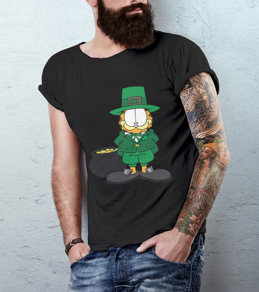 Garfield St. Patrick's Day Leprechaun With Pot Of Gold T-Shirt