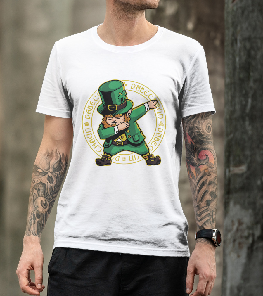 St Patrick's Day Dabbing Leprechaun With Shamrock Hat T-Shirt