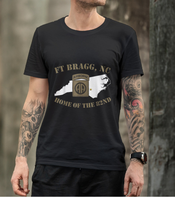 Ft Bragg NC Home Of The 82nd Airborne Division Map Badge T-Shirt