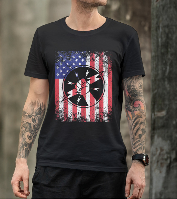 USA Flag Patriotic Electrician Dad With Lightning Fist T-Shirt