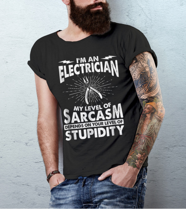 Electrician Sarcasm Stupidity Humor With Pliers And Lightning Bolts T-Shirt