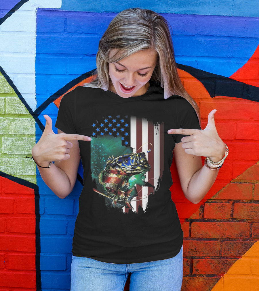 American Flag Fishing Vint With Fish And Stars And Stripes Background T-Shirt