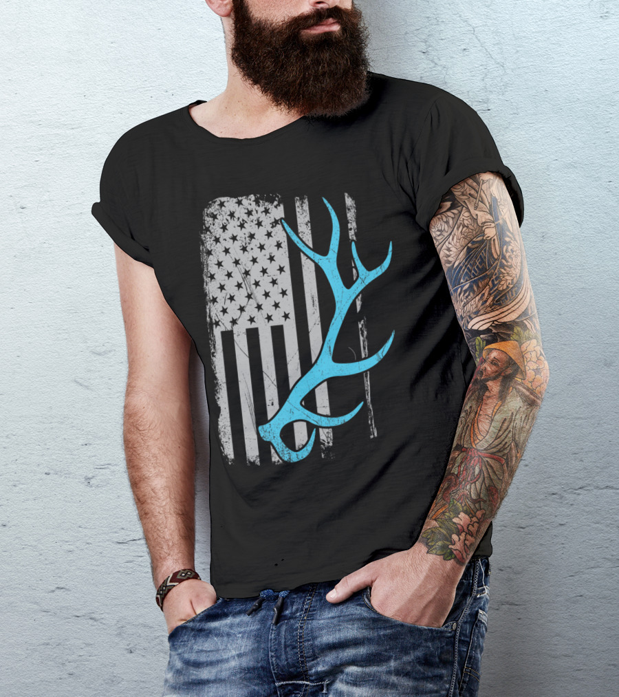 Vintage American Elk Hunter Antler With Distressed Flag T-Shirt