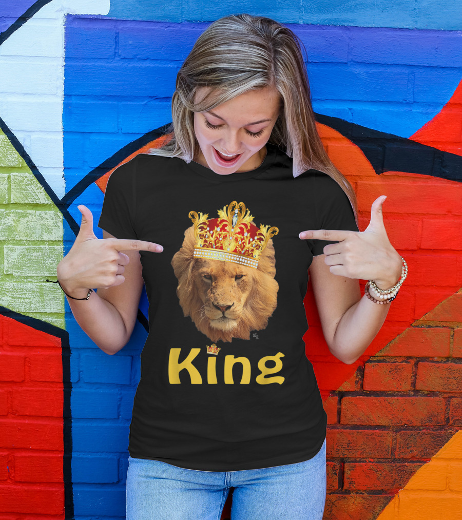 King Lion Head With Crown Jewels Royalty Gold T-Shirt