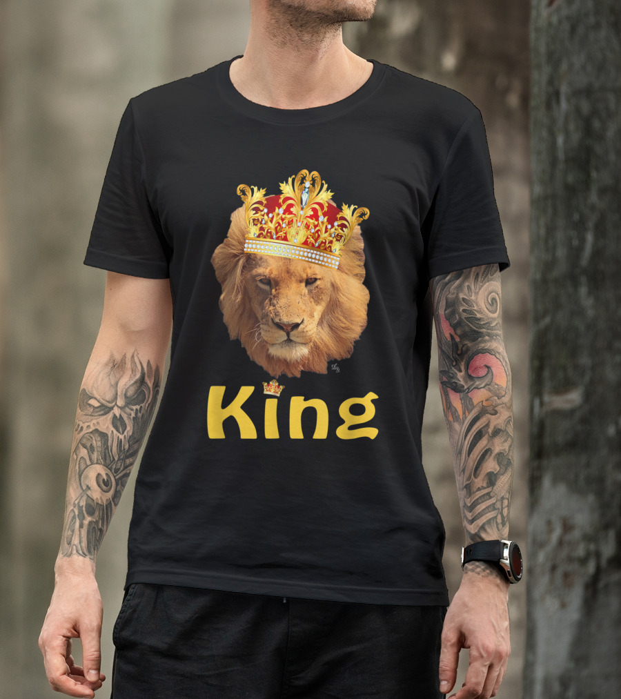 King Lion Head With Crown Jewels Royalty Gold T-Shirt