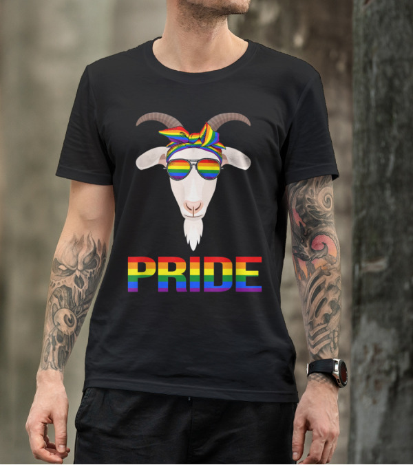 Goat Mom Pride With Rainbow Glasses And Bandana T-Shirt