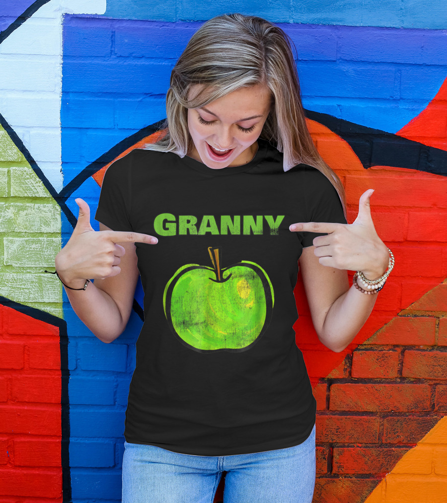Granny Green Apple Illustration With Text 'Granny' T-Shirt