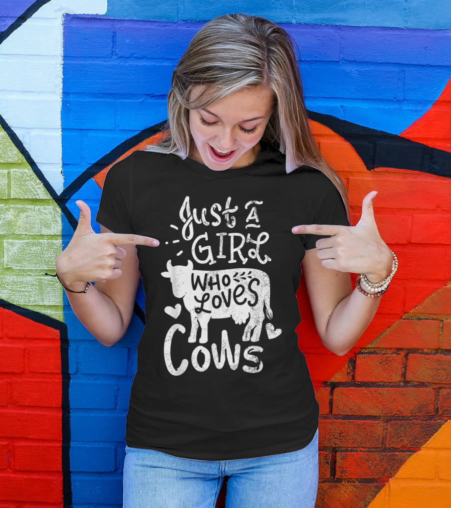 Just A Girl Who Loves Cows T-Shirt