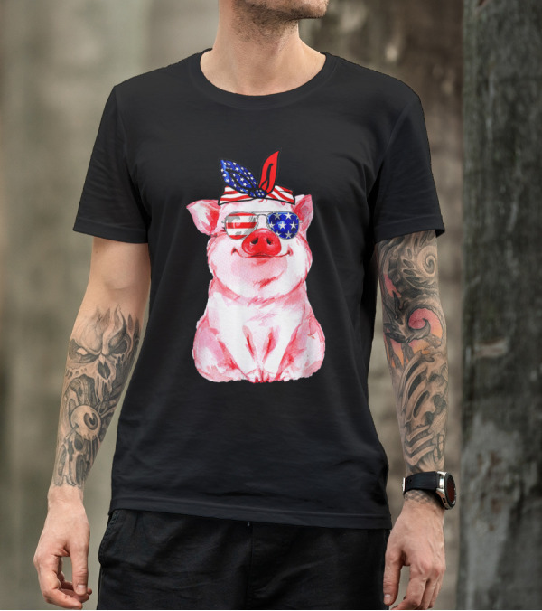 Cute Pig With American Flag Bandana And Sunglasses T-Shirt