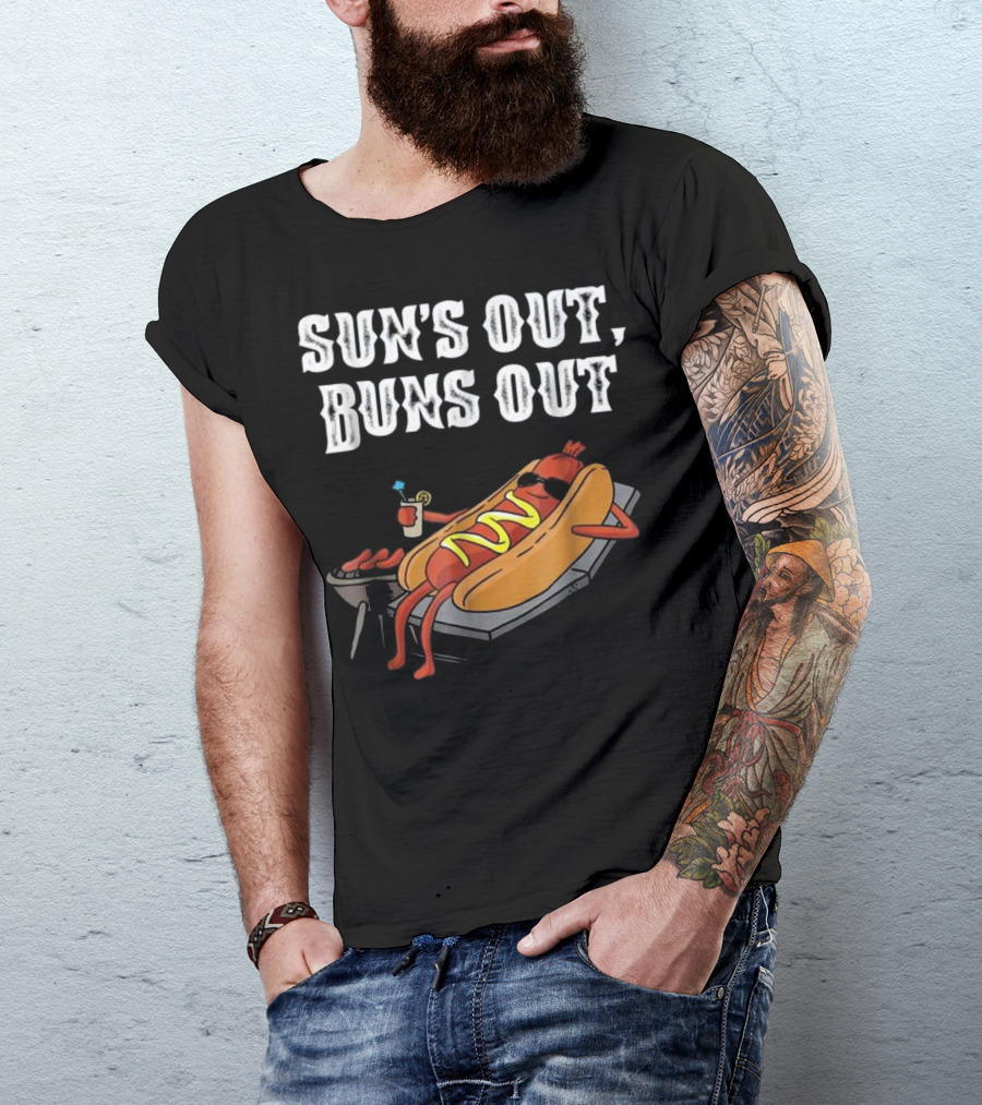 SUN'S OUT BUNS OUT Hot Dog Summer Humor With Beach Chair And Drink T-Shirt
