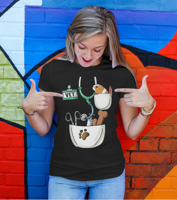 Veterinarian Vet Pocket Guinea Pig Stethoscope Halloween Costume T-Shirt