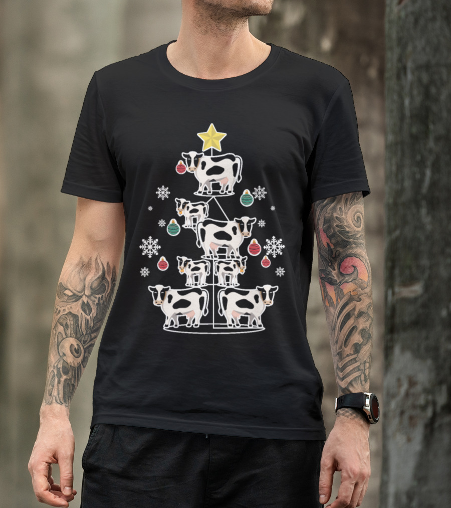 Funny Cow Christmas Tree With Snowflakes And Ornaments T-Shirt