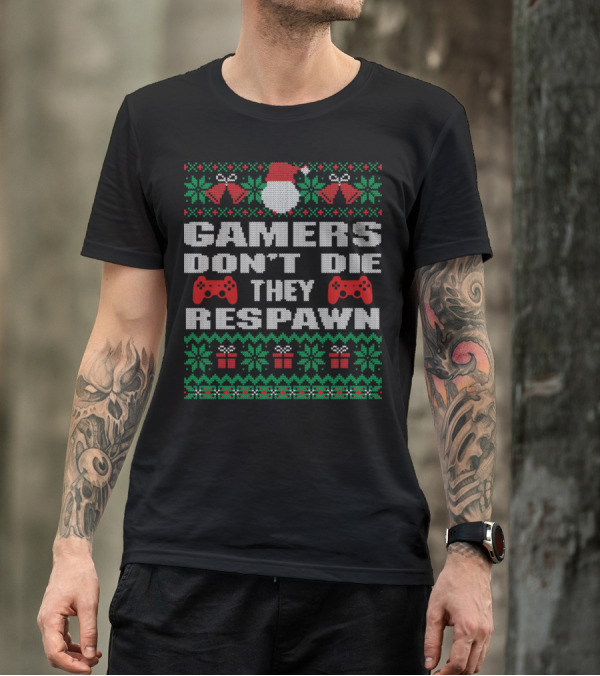 Gamers Don't Die They Respawn Christmas Controller Santa Hat Snowflakes T-Shirt