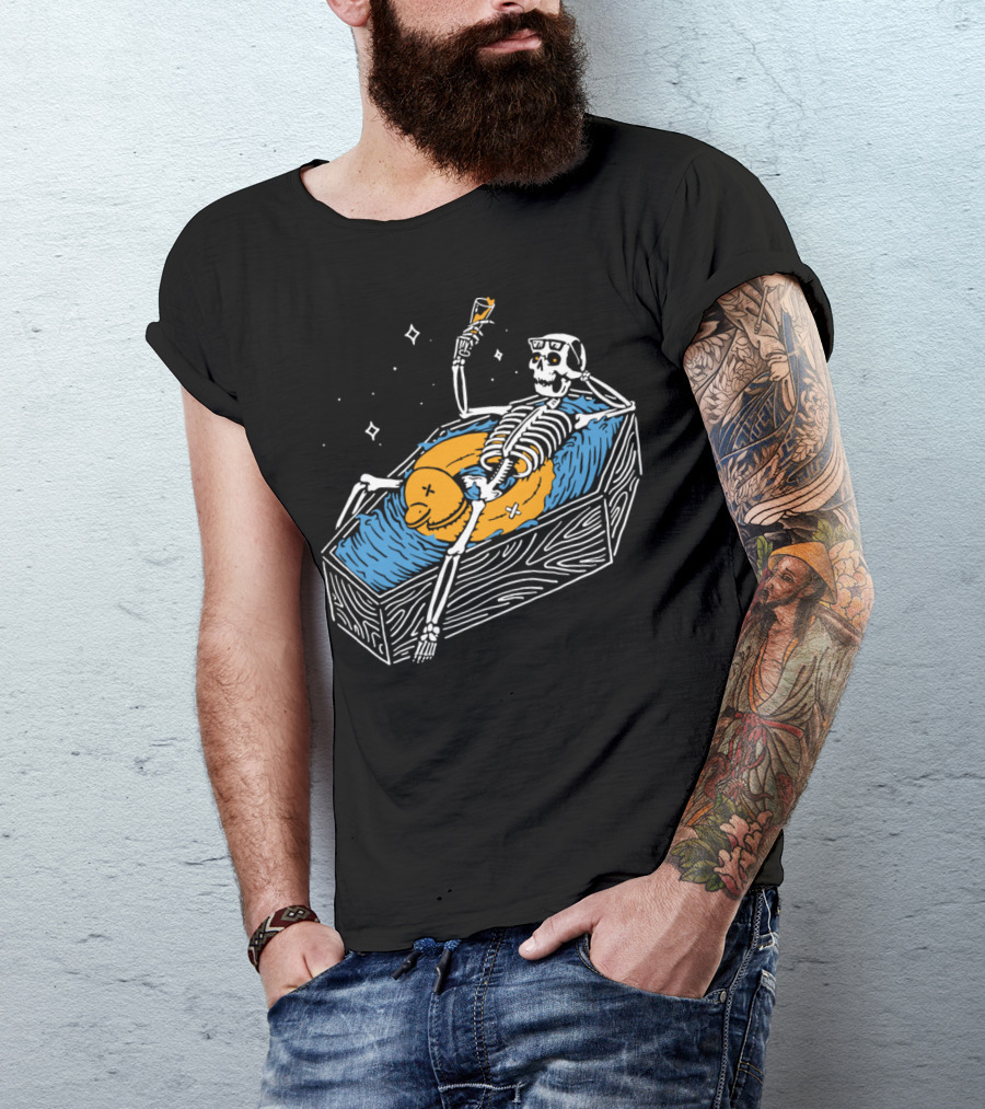 Skeleton Relaxing In Coffin Bathtub With Rubber Duck And Drink T-Shirt