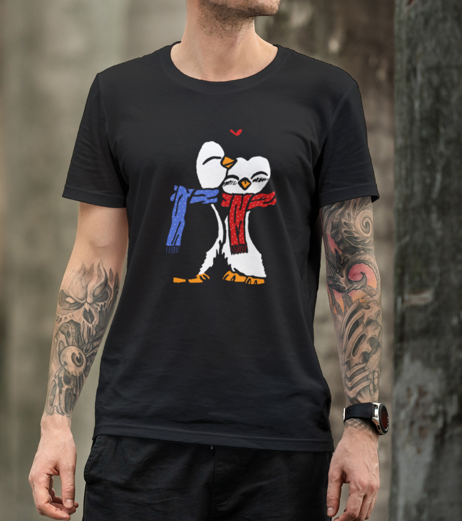 Penguin In Love Classic Animal Loyalty Cute Couple With Scarves And Heart T-Shirt