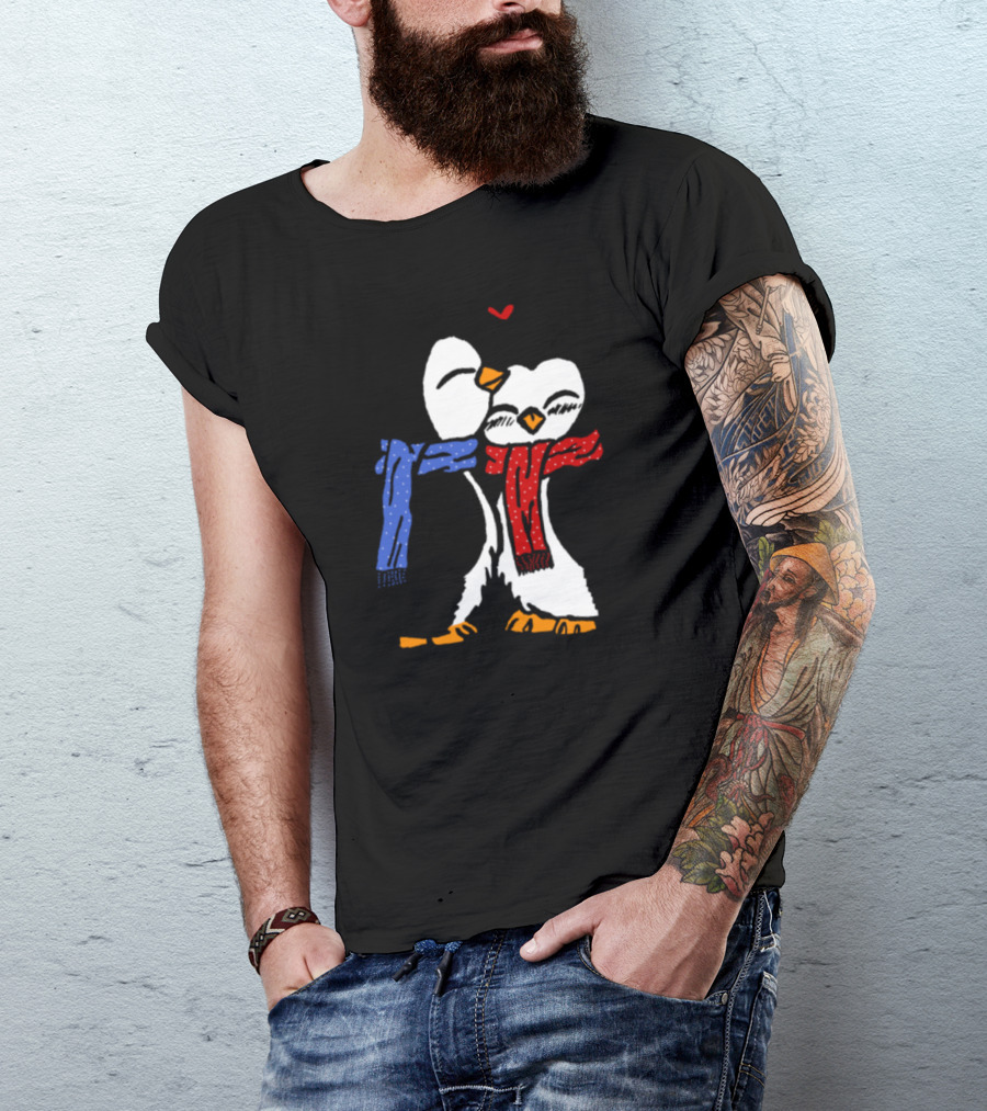 Penguin In Love Classic Animal Loyalty Cute Couple With Scarves And Heart T-Shirt