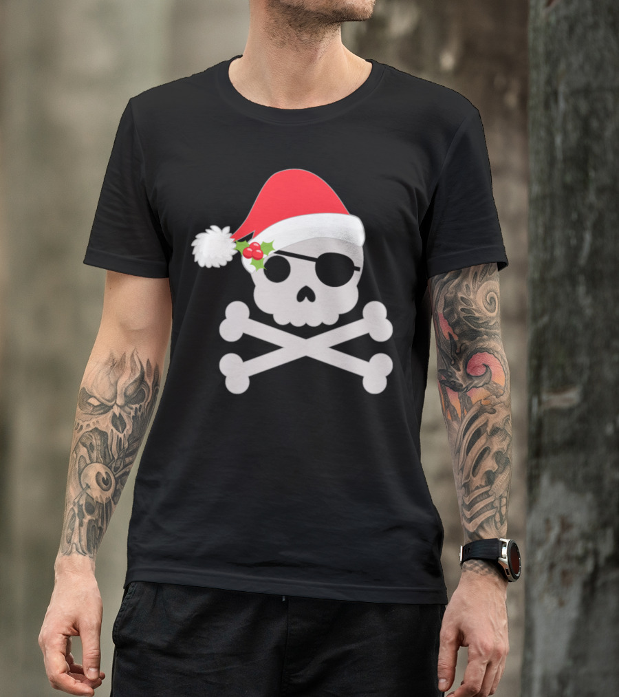 Santa Hat Pirate Skull And Crossbones T-Shirt