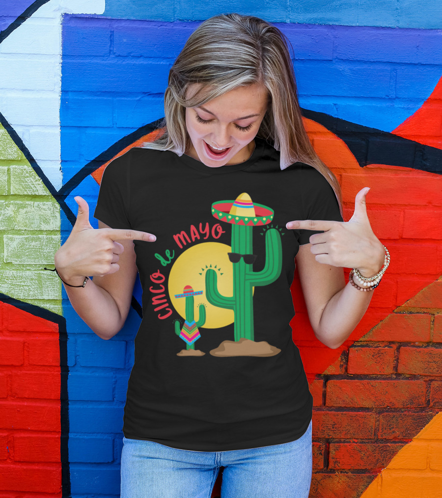Cinco De Mayo Sombrero Cactus With Sunglasses And Poncho In Front Of Sun T-Shirt