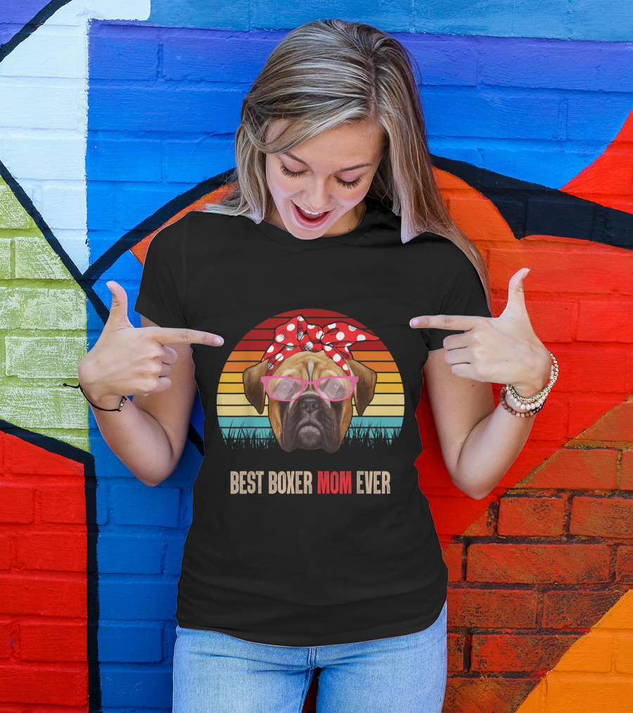 Best Boxer Mom Ever Vintage Style Dog With Glasses And Polka Dot Bow Retro Sunset T-Shirt