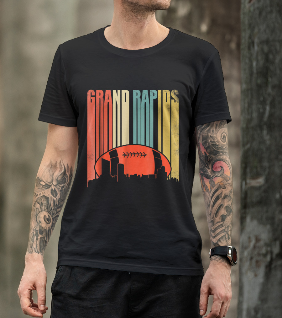 Grand Rapids Rugby Football Vintage Skyline With Rugby Ball T-Shirt