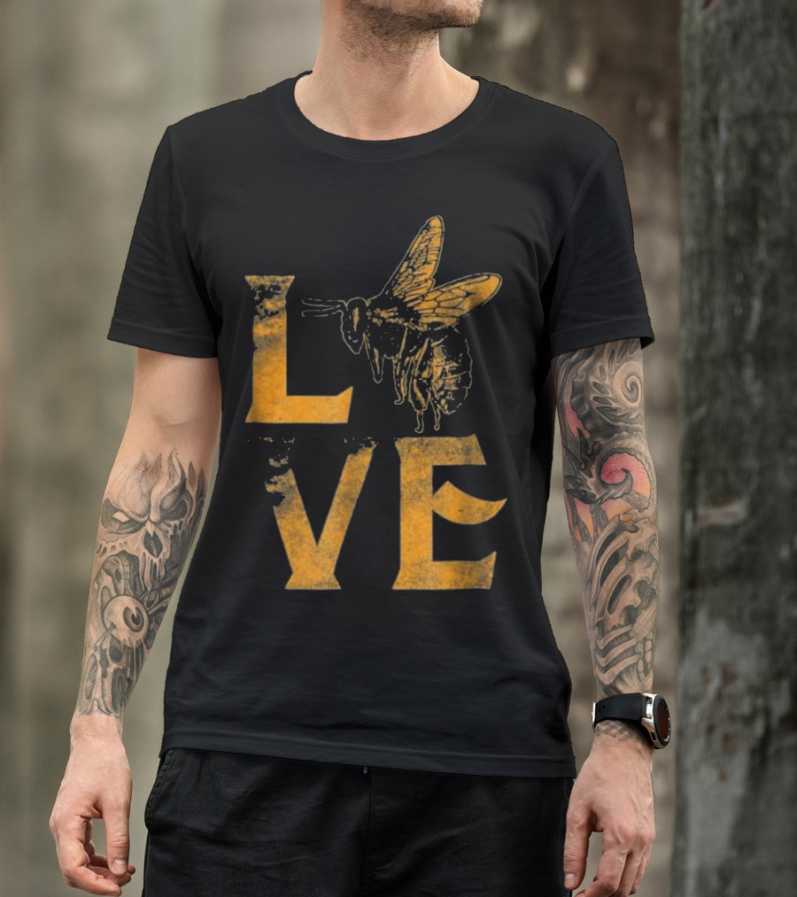 Love Bees Cute Bee Beekeeper T-Shirt