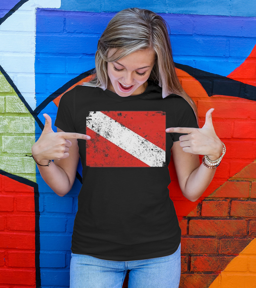 Distressed Scuba Diving Dive Flag T-Shirt