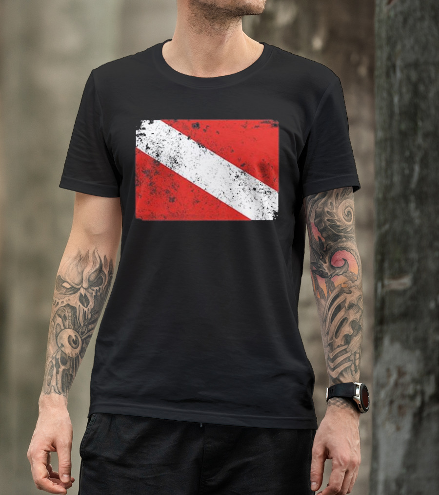 Distressed Scuba Diving Dive Flag T-Shirt