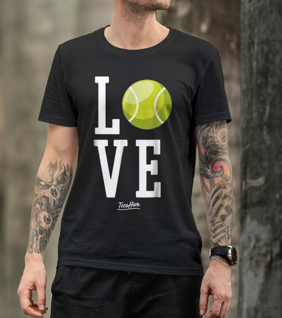 Love Tennis Ball Design For Tennis Player And Coach T-Shirt