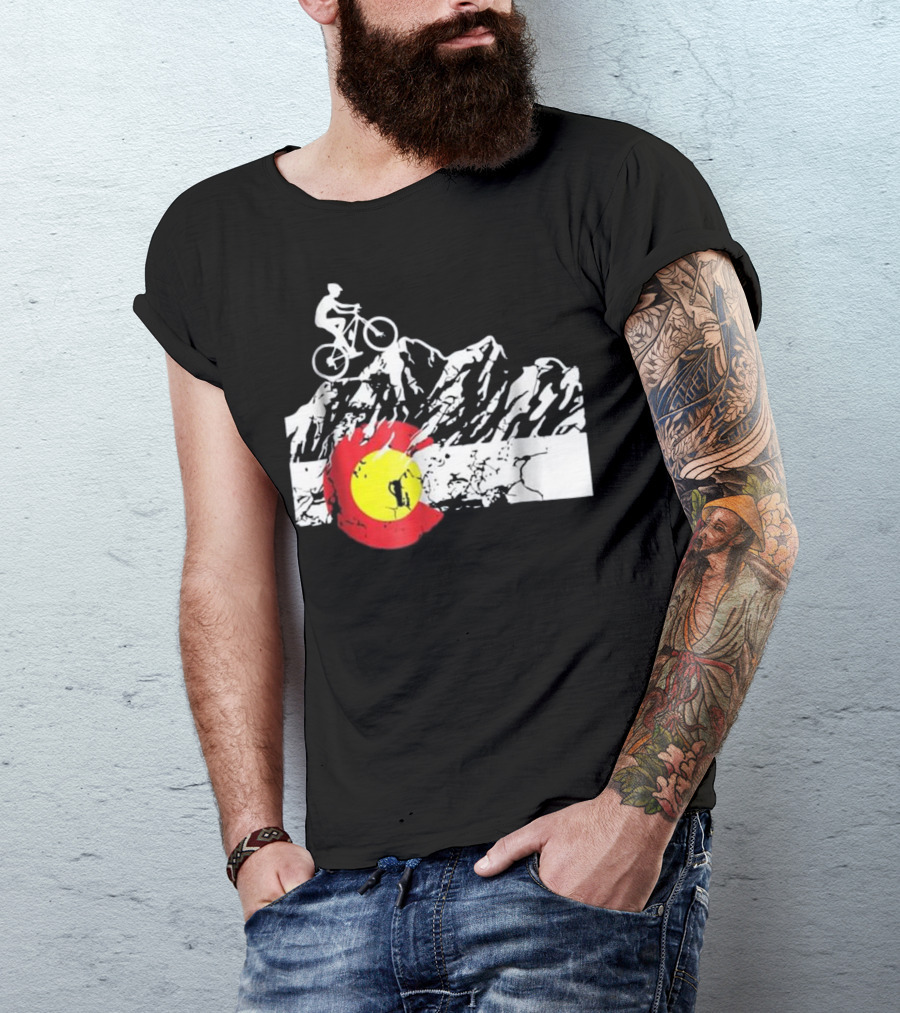 Colorado Mountain Biking Cycling Bicyc Adventure With Flag And Peaks T-Shirt