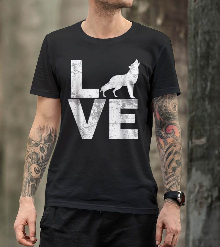 Love Wolves Lone Wolf Distress Vintage Look T-Shirt