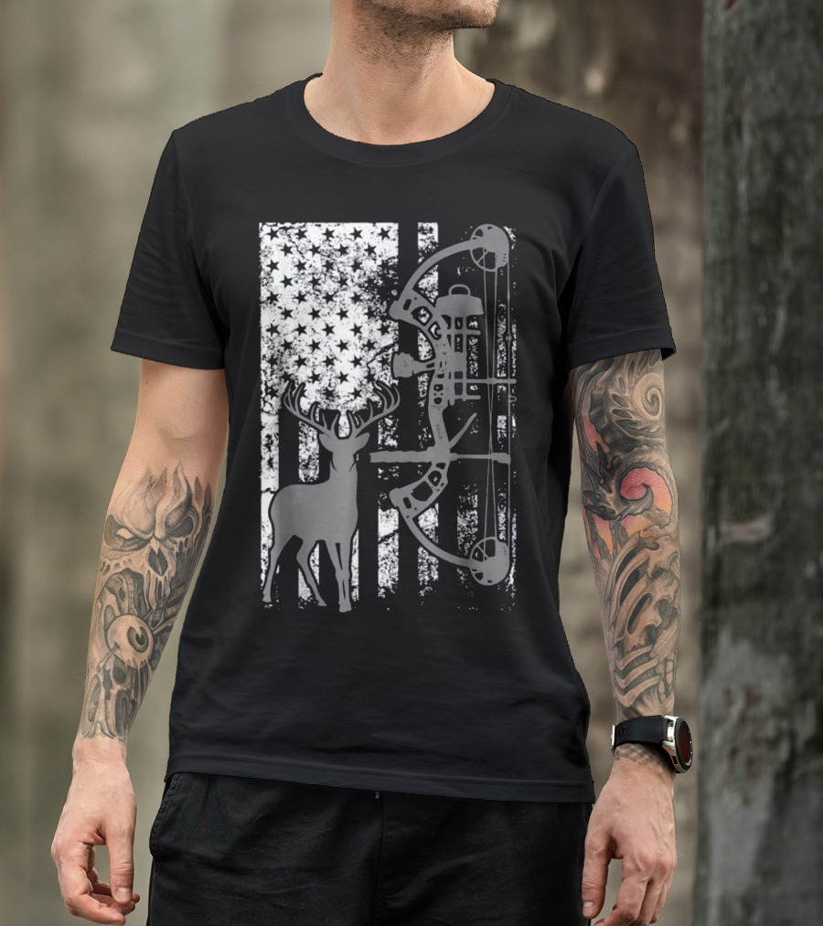 Bow Hunting Deer Love With American Flag T-Shirt