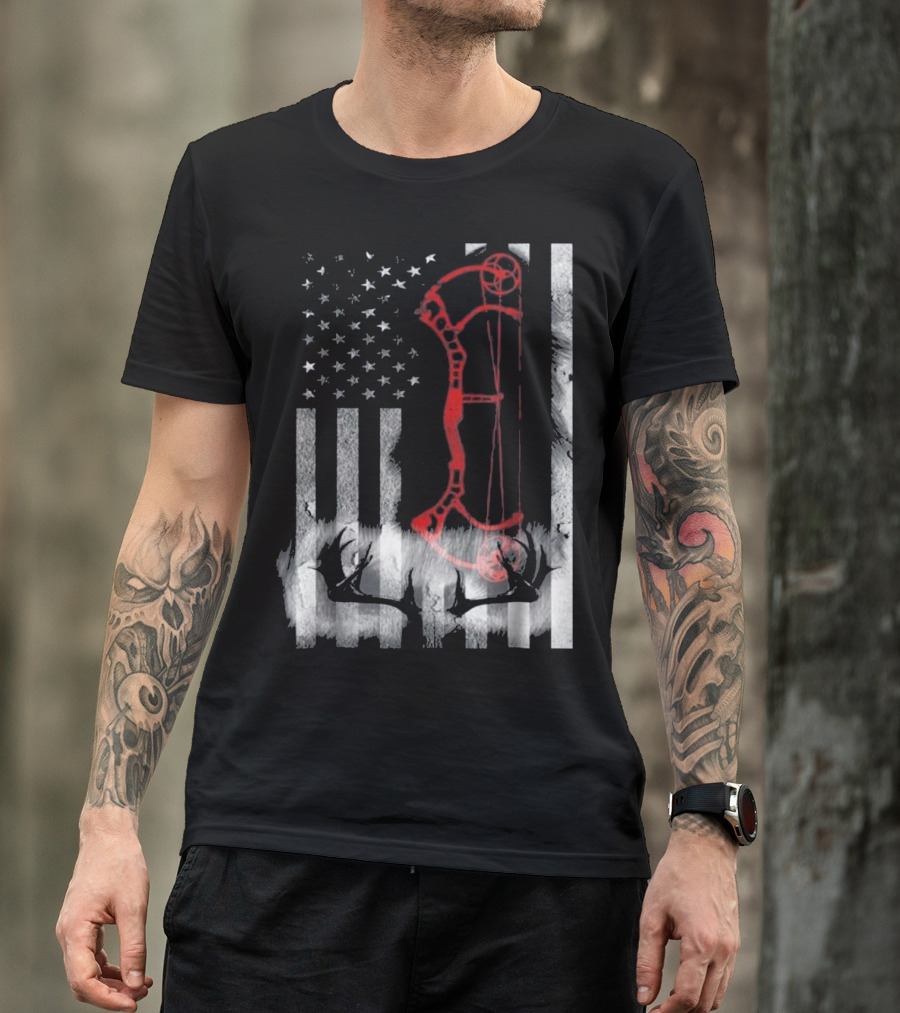 US Flag Bow Deer Hunting Hunter T-Shirt