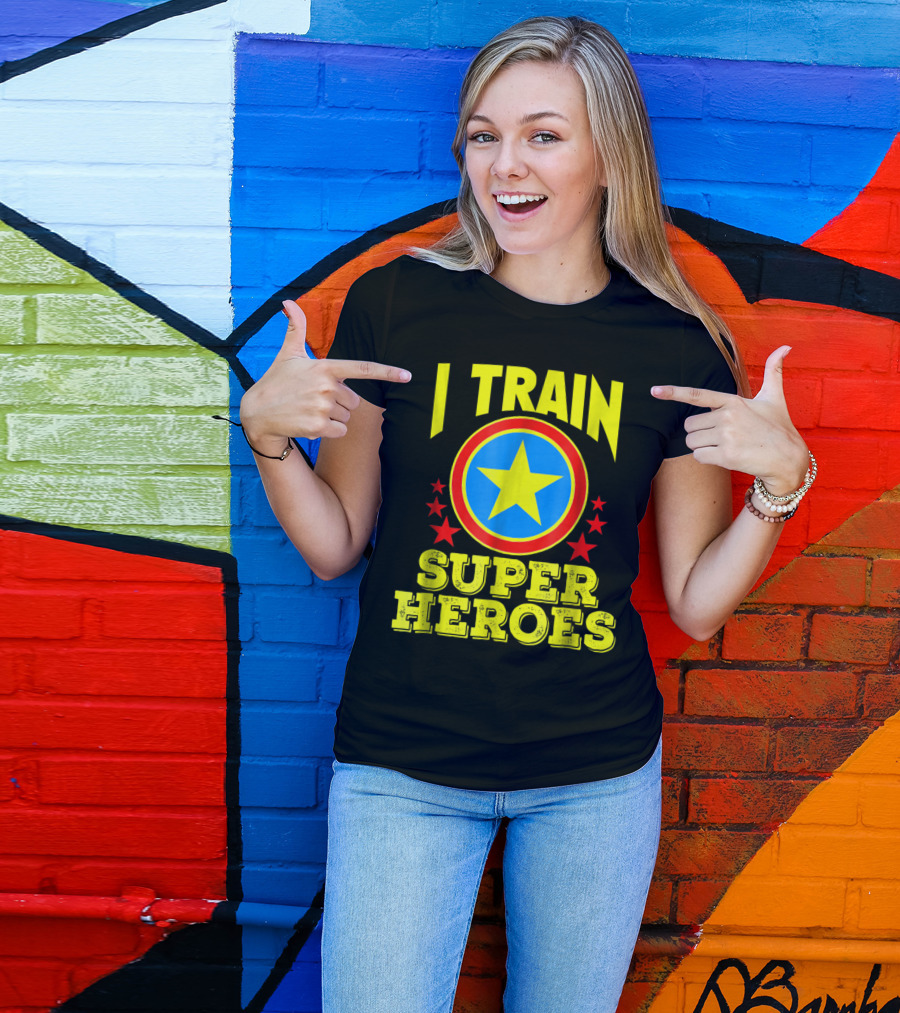 I Train Super Heroes Star And Circle Emblem Five Red Stars T-Shirt