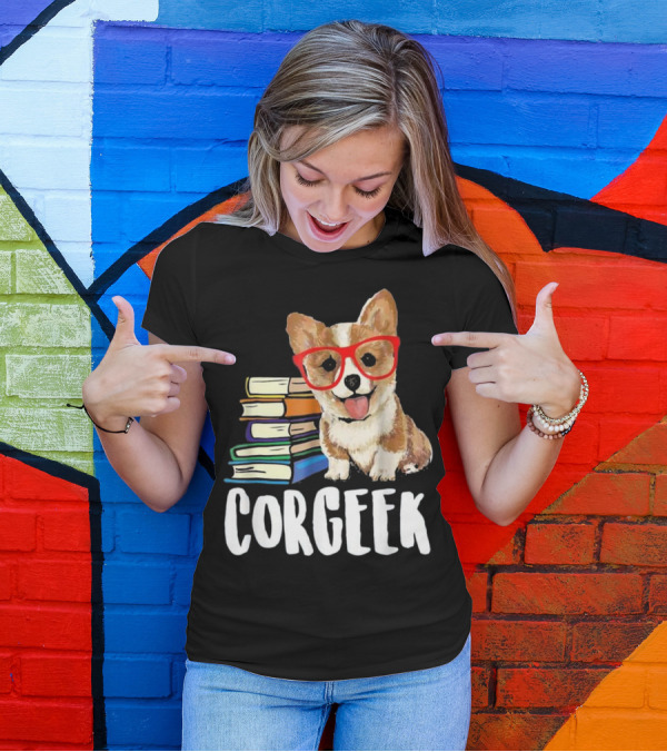 Corgeek Funny Corgi With Glasses Reading Books T-Shirt