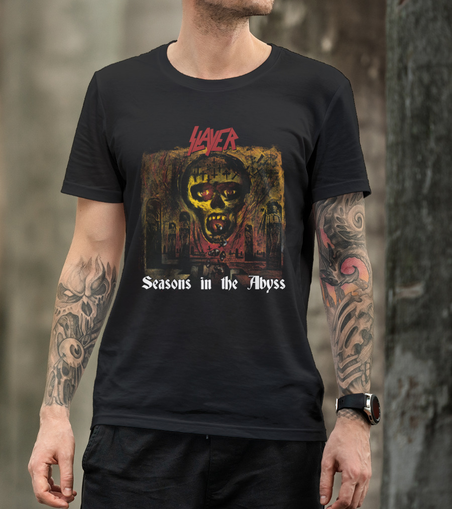 Slayer Seasons In The Abyss Skull Art With Cryptic Figures And Red T-Shirt
