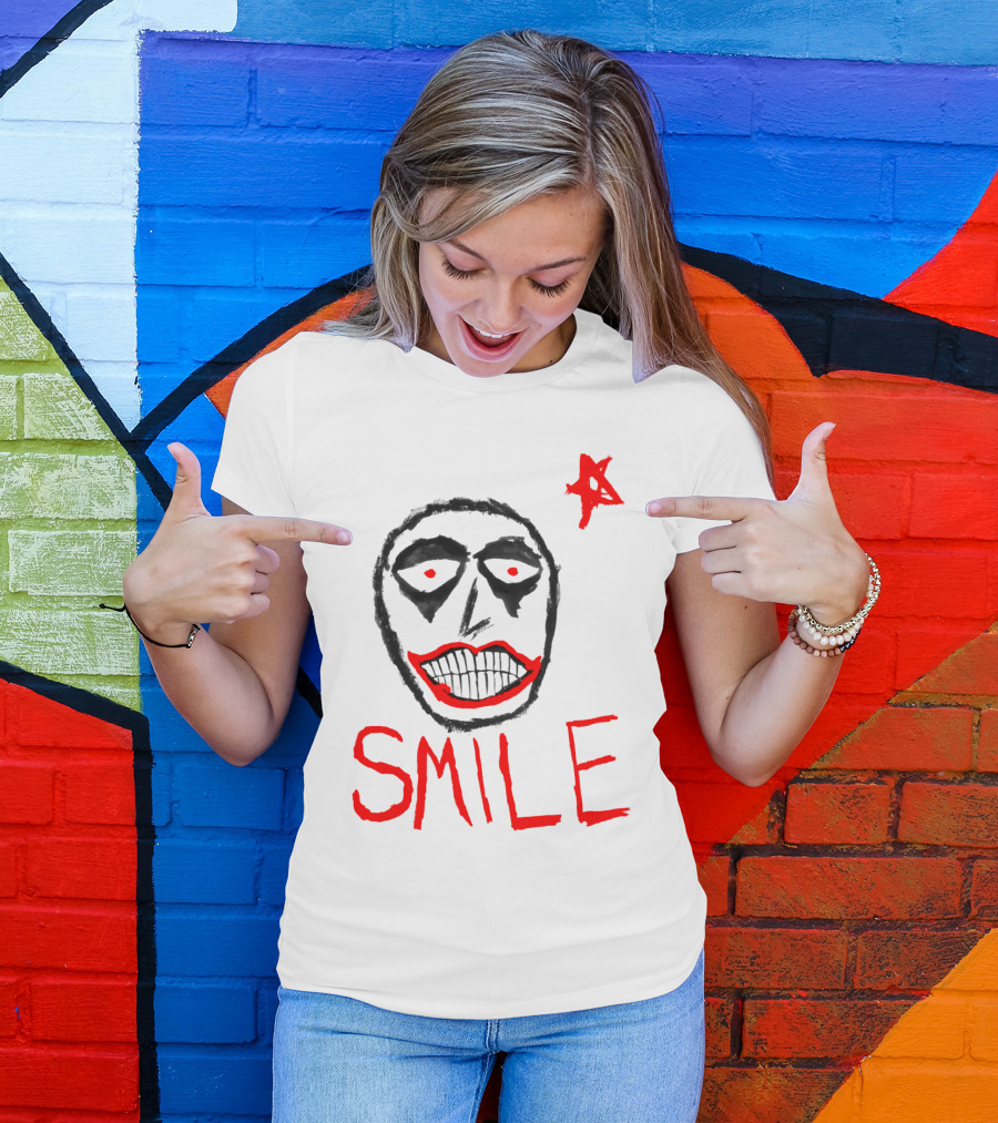 Smile Red Star Face Art T-Shirt