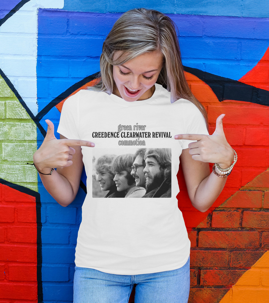 Creedence Clearwater Revival Green River Commotion Band Photo T-Shirt