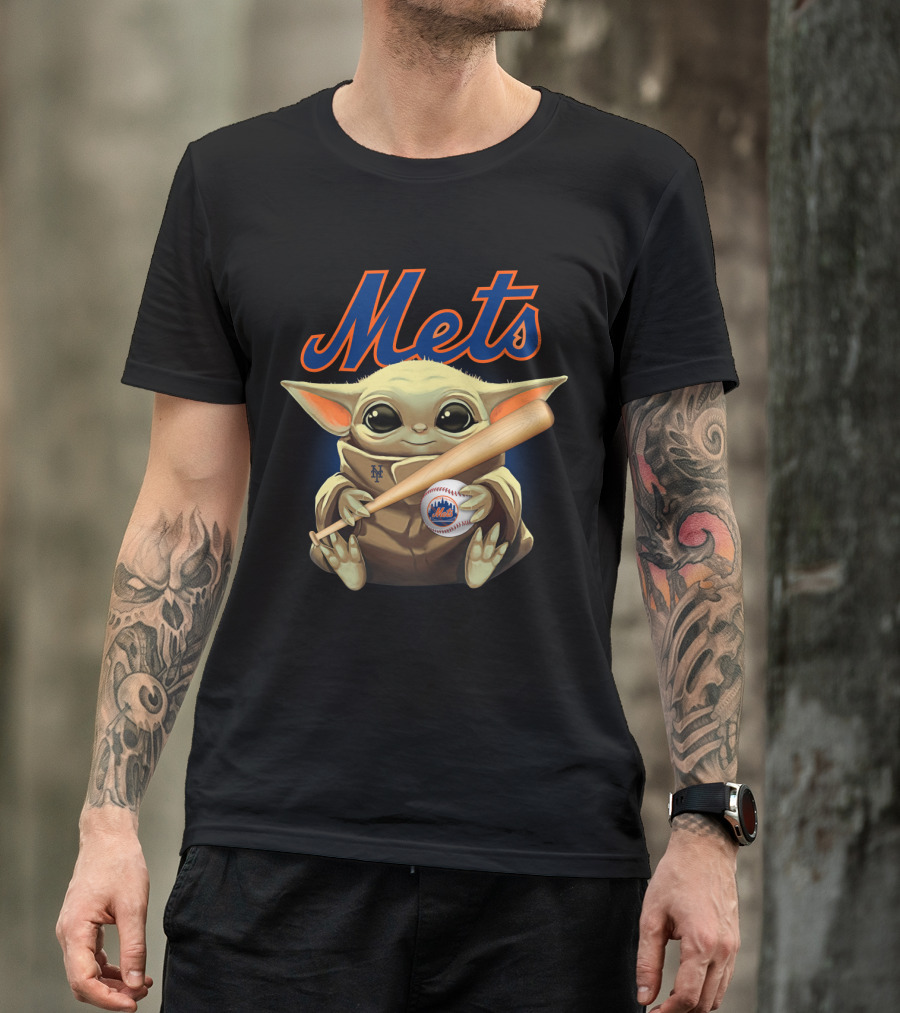 New York Mets Baby Yoda With Baseball And Bat T-Shirt