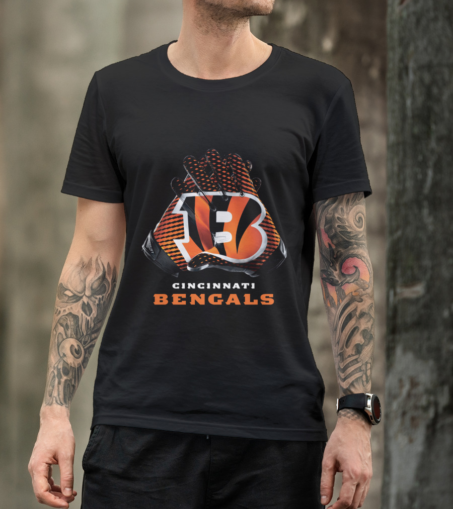Cincinnati Bengals Nfl Team Gloves T-Shirt