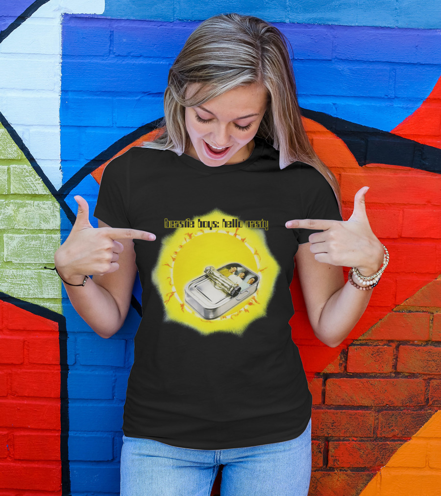 Beastie Boys: Hello Nasty Album Cover Yellow Background T-Shirt