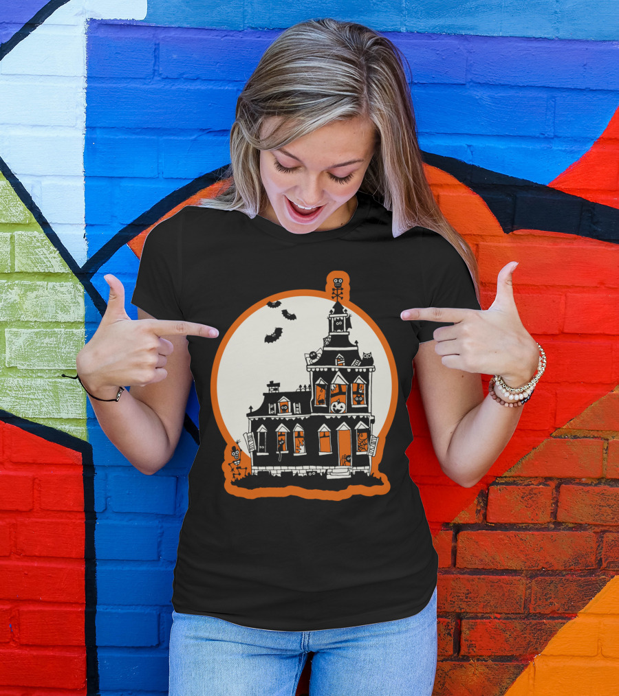 Vintage Style Happy Haunted House With Bats And Pumpkins T-Shirt