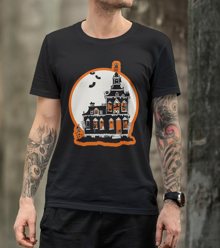 Vintage Style Happy Haunted House With Bats And Pumpkins T-Shirt