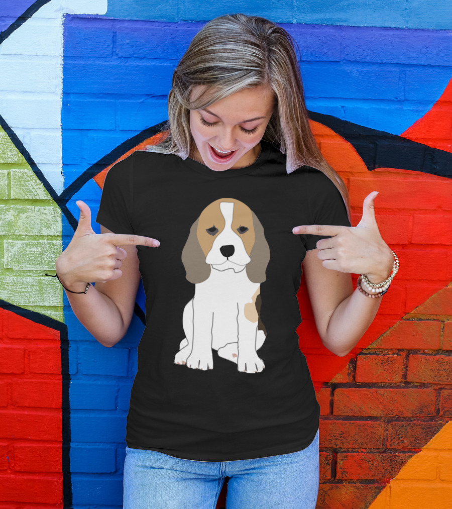 Beagle Dog Sitting T-Shirt