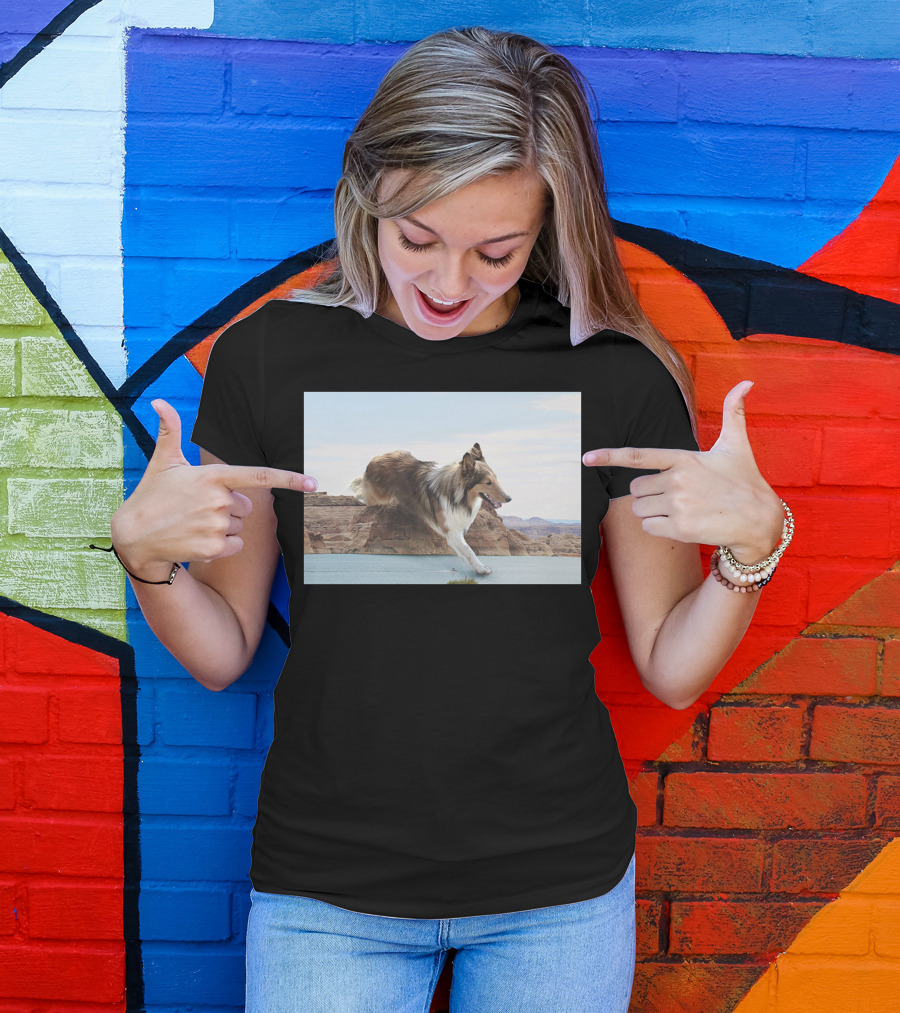 Aquilo Que Eu Sei Running Collie Over Desert Canyon Landscape T-Shirt