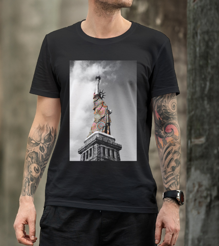 Funky Landmark Ny Statue Colorful Psychedelic T-Shirt