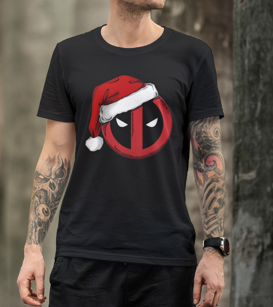 Santa Hat Deadpool Face T-Shirt