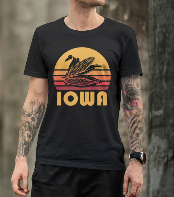 RETRO IOWA CORN SUNSET VINTAGE MAIZE FARMING T-Shirt