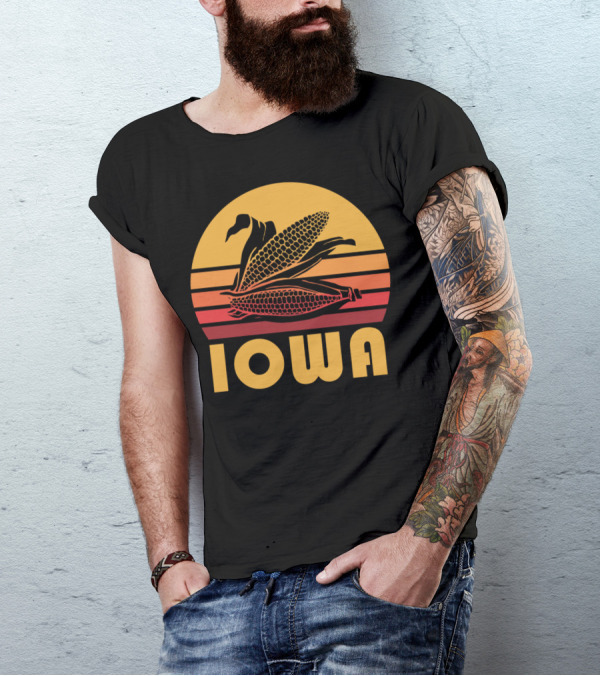 RETRO IOWA CORN SUNSET VINTAGE MAIZE FARMING T-Shirt