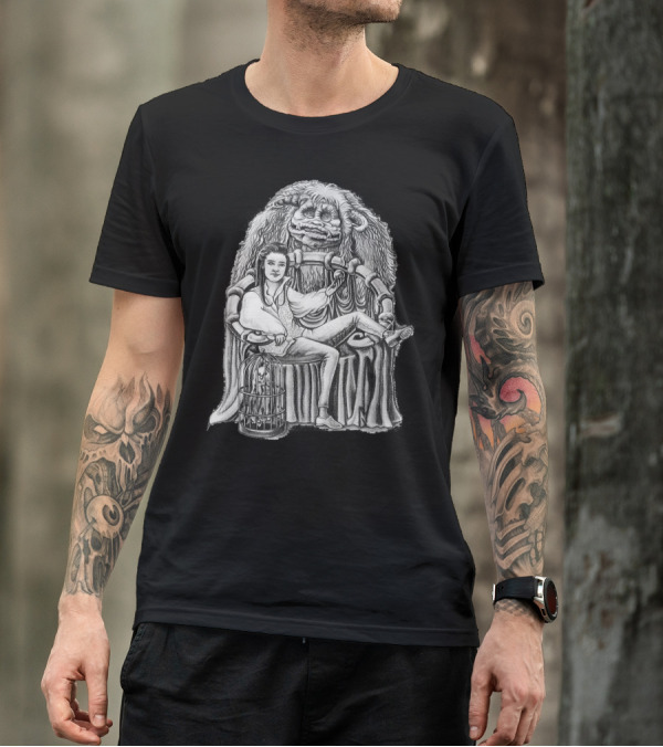 SARAH THE GOBLIN QUEEN SITTING ON ROYAL THRONE WITH MYTHICAL CREATURE T-Shirt