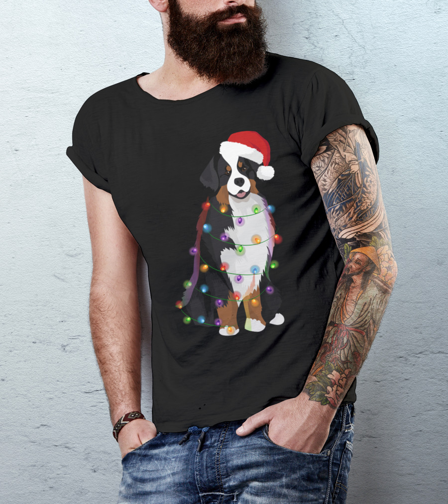 BERNESE MOUNTAIN DOG CHRISTMAS SANTA HAT LIGHTS XMAS DOG T-Shirt